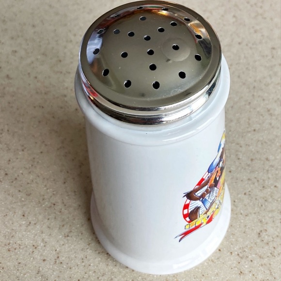 Taz Manian Devil Cheese Shaker. Pre-Owned. Never Used. Excellent Condition. - Picture 3 of 4